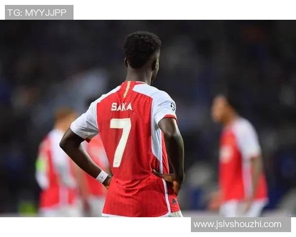 特立独行的足球明星：那些在赛场内外打破常规的传奇人物