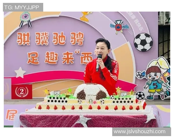 足球巨星化身记者现场采访女球迷畅谈绿茵激情与心动瞬间 足球巨星化身记者现场采访女球迷畅谈绿茵激情与心动瞬间