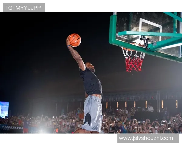 足球巨星中的篮球迷揭秘他们的跨界热爱与追求