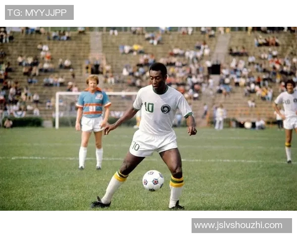 足球球王之争：梅西、C罗、贝利与马拉多纳的伟大传奇对比